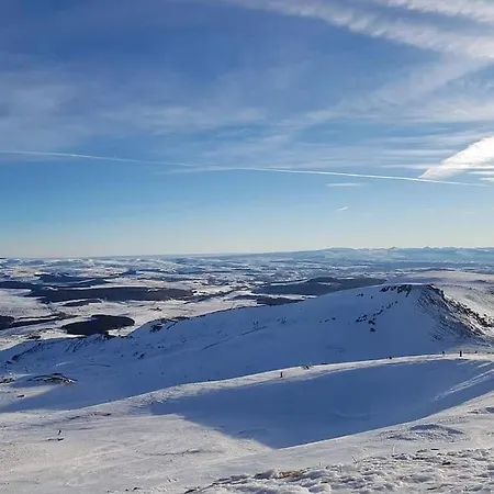 Casa de Férias Maison De Caractere Au Coeur Du Massif Du Sancy