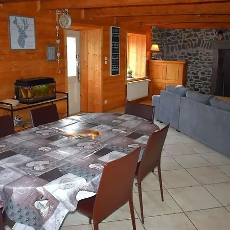 Maison De Caractere Au Coeur Du Massif Du Sancy ベス・エ・サンタナステーズ