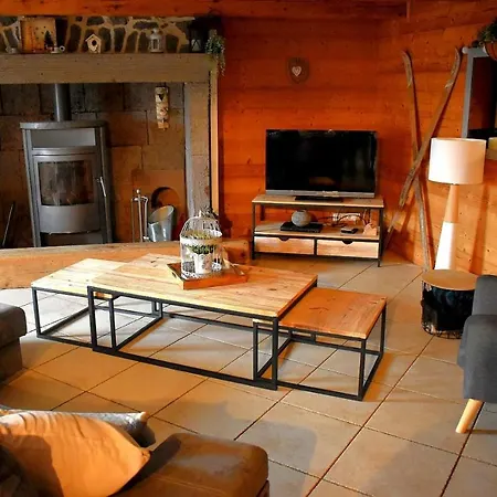 Casa de Férias Maison De Caractere Au Coeur Du Massif Du Sancy