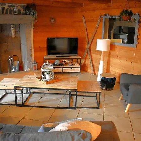 Casa de Férias Maison De Caractere Au Coeur Du Massif Du Sancy