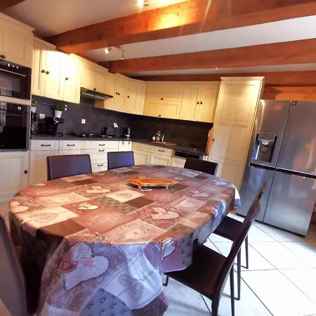 Maison De Caractere Au Coeur Du Massif Du Sancy Casa de Férias *